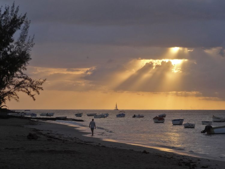 Coucher de soleil - plage Tamarin - Ile Maurice