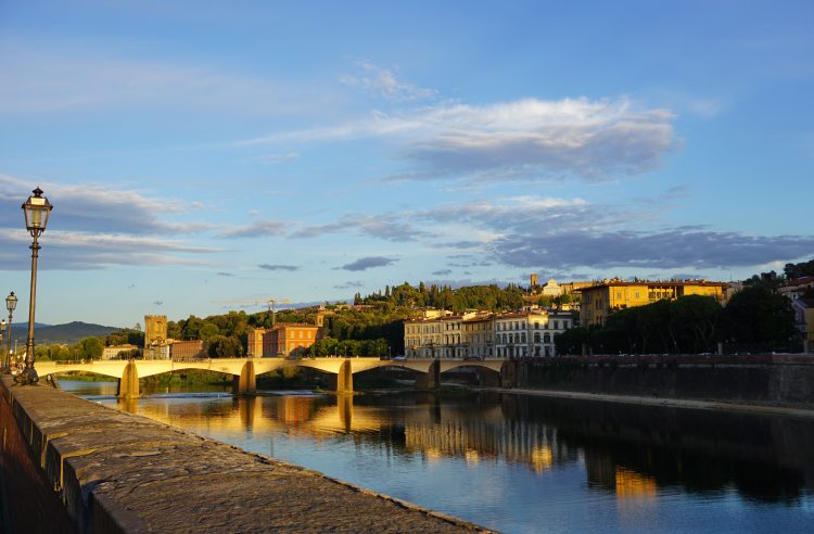 Coucher de soleil sur le Ponte Vecchio - Florence - Toscane - Italie