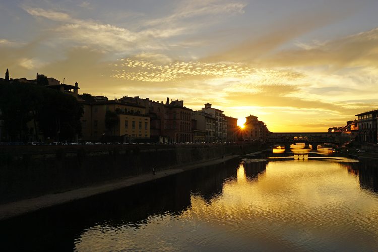 Coucher de soleil sur le Ponte Vecchio - Florence - Toscane - Italie