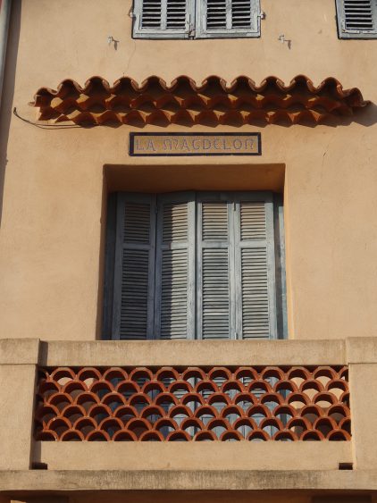 Fenêtre sur le port de Cassis